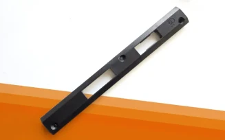 Prihvatnik za brave za ALU stolariju – profil R40