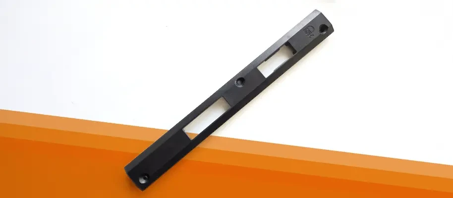 Prihvatnik za brave za ALU stolariju – profil R40